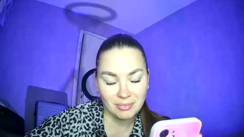 Snapshot of alicexfresh chatting on 10.26.25 AlicexFresh online show from 10.26.25