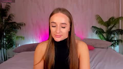 Mia online show from 09.29.25