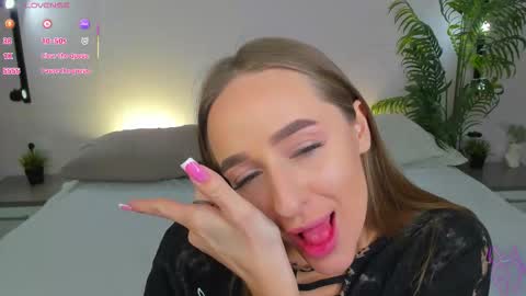 Mia online show from 10.24.25