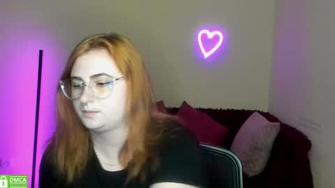 Snapshot of alicia_side_red chatting on 09.20.25 Alicia online show from 09.20.25