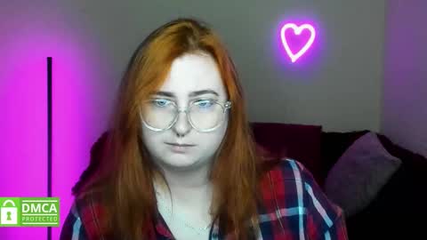 Snapshot of alicia_side_red chatting on 10.09.25 Alicia online show from 10.09.25