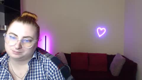 Snapshot of alicia_side_red chatting on 11.25.25 Alicia online show from 11.25.25