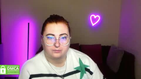 Snapshot of alicia_side_red chatting on 11.29.25 Alicia online show from 11.29.25