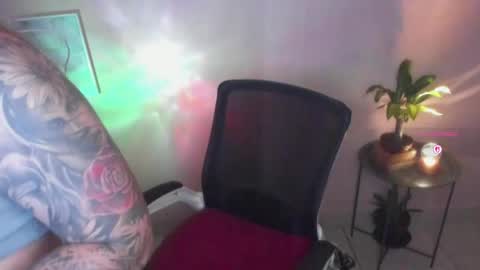 Snapshot of aliciaballard chatting on 05.25.26 Jennyfer online show from 05.25.26