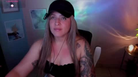 Snapshot of aliciaballard chatting on 05.30.26 Jennyfer online show from 05.30.26