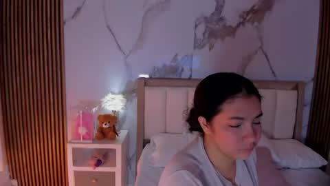 Snapshot of alicialevy chatting on 07.18.26 LUNA online show from 07.18.26