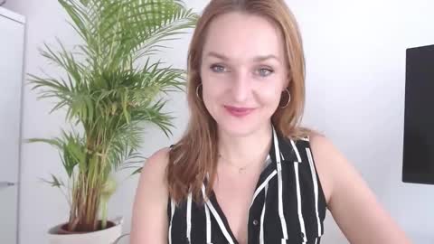 Snapshot of alicialux chatting on 02.02.26 Alicia online show from 02.02.26