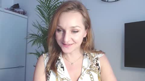 Snapshot of alicialux chatting on 02.05.26 Alicia online show from 02.05.26