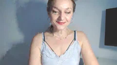 Snapshot of alicialux chatting on 02.20.26 Alicia online show from 02.20.26