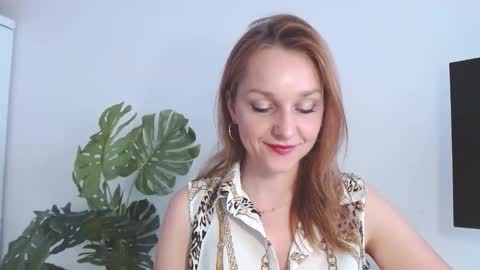 Snapshot of alicialux chatting on 04.01.26 Alicia online show from 04.01.26
