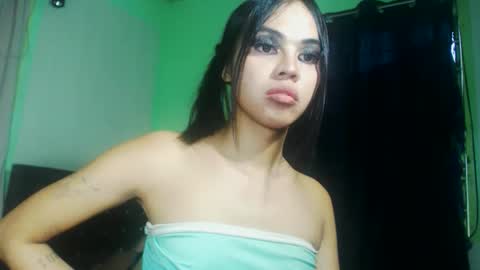 Snapshot of aliciasexyboom chatting on 10.25.25 boomlc online show from 10.25.25