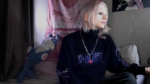 Alien Bella online show from 03.23.26