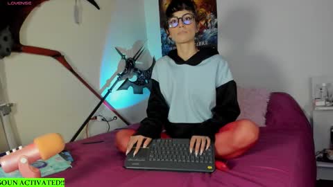 Aiko  Independent Model  online show from 11.06.25