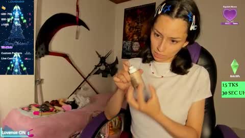 Aiko  Independent Model  online show from 11.24.25