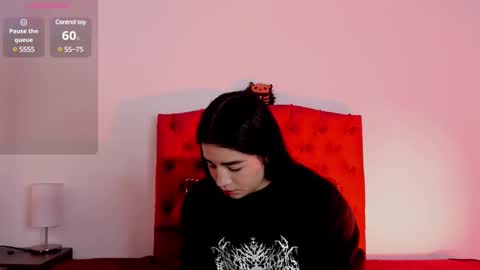 Snapshot of aliice_walker_ chatting on 12.19.24 aliice_walker_ online show from 12.19.24