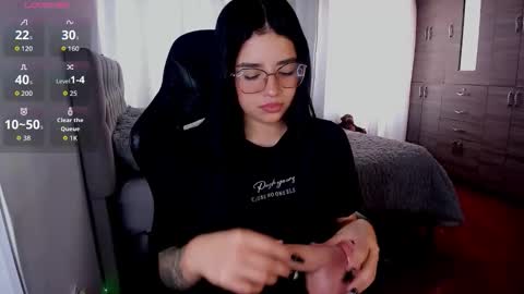 Snapshot of aliice_walker_ chatting on 12.03.25 aliice_walker_ online show from 12.03.25