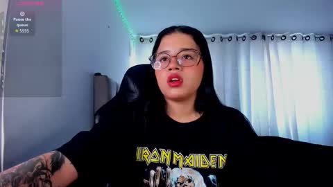 Snapshot of aliice_walker_ chatting on 12.22.25 aliice_walker_ online show from 12.22.25