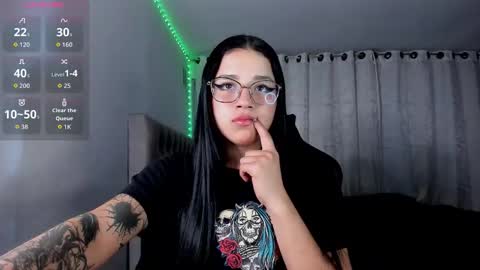 Snapshot of aliice_walker_ chatting on 01.06.26 aliice_walker_ online show from 01.06.26