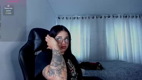 Snapshot of aliice_walker_ chatting on 02.23.26 aliice_walker_ online show from 02.23.26