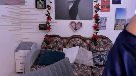 alinabozz1 online show from 12.29.24