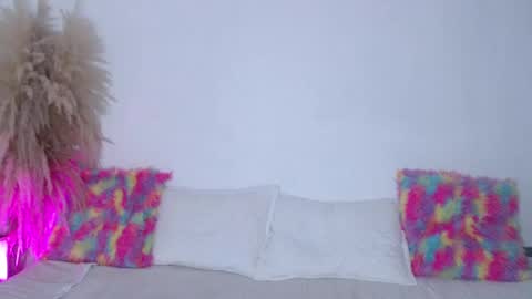 lili online show from 02.23.25