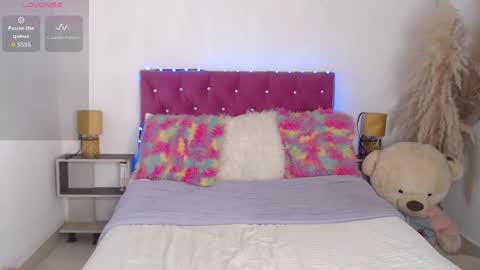 lili online show from 09.29.25