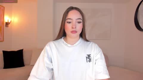 alinakravitz_ online show from 02.24.26