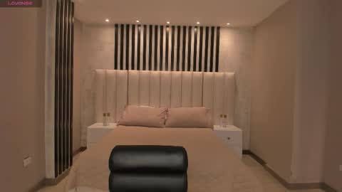 alinakravitz_ online show from 03.15.26