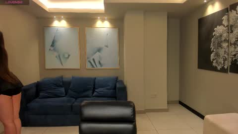 alinakravitz_ online show from 03.18.26