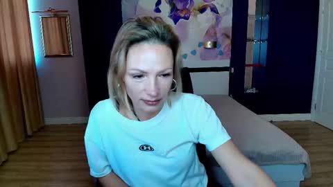 AlinaMoor online show from 10.25.25