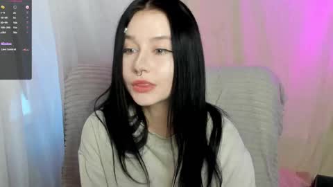 Aline Greeeen online show from 02.22.25