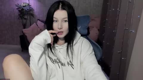 Aline Greeeen online show from 12.14.25