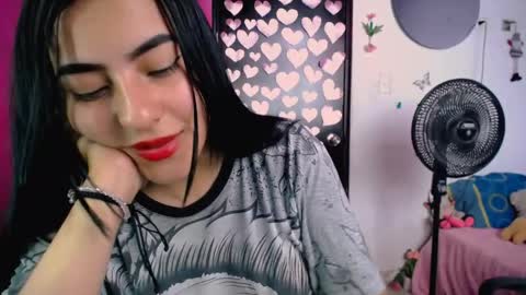 Snapshot of alis_jones__ chatting on 05.13.26 Alis jines online show from 05.13.26
