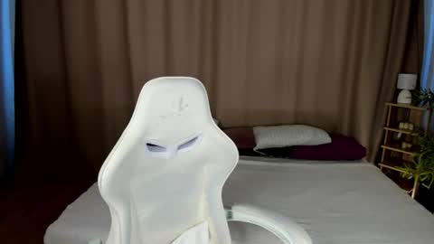 Snapshot of alis_tauber chatting on 06.15.26 Alis online show from 06.15.26