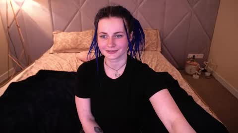 Snapshot of alisagrace chatting on 04.19.26 alisagrace online show from 04.19.26