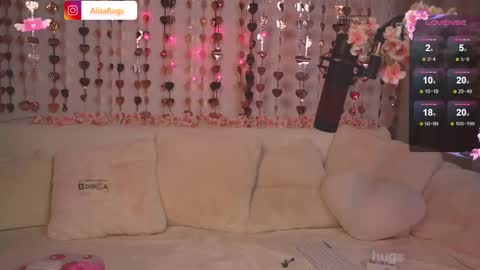 Snapshot of alisarogs chatting on 02.21.25 Alisarogs online show from 02.21.25