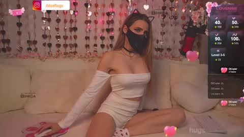 Snapshot of alisarogs chatting on 02.22.25 Alisarogs online show from 02.22.25