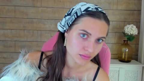 AlisaVersailles online show from 10.02.25