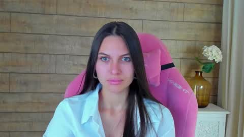 AlisaVersailles online show from 10.05.25