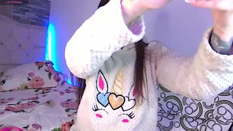 Snapshot of alisha__4 chatting on 09.21.25 Alii online show from 09.21.25