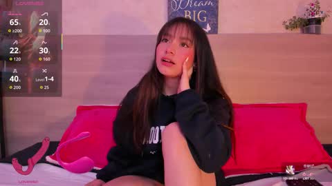 alisha_olsen_ online show from 10.06.25