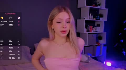 Snapshot of alishaaneta chatting on 01.20.25 Alisha online show from 01.20.25