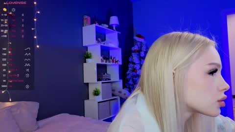 Snapshot of alishaaneta chatting on 02.12.26 Alisha online show from 02.12.26