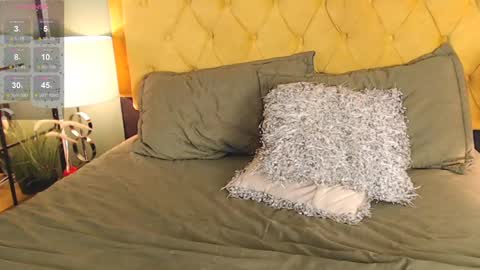 Snapshot of alishaweir chatting on 01.09.25 Luna online show from 01.09.25