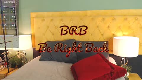 Snapshot of alishaweir chatting on 02.01.25 Luna online show from 02.01.25