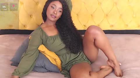 Snapshot of alishaweir chatting on 09.08.25 Luna online show from 09.08.25