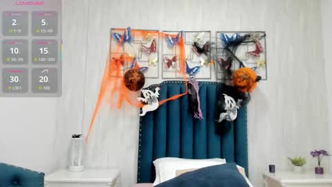 Snapshot of alison_carde05 chatting on 10.31.25 Alison online show from 10.31.25