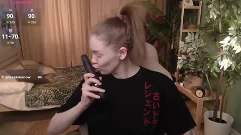 Snapshot of alison_doody chatting on 04.25.26 Alison online show from 04.25.26