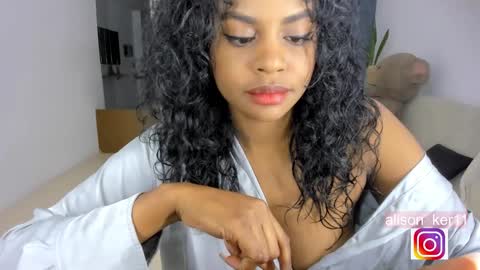 Snapshot of alison_ker chatting on 12.31.24 Sofias house online show from 12.31.24