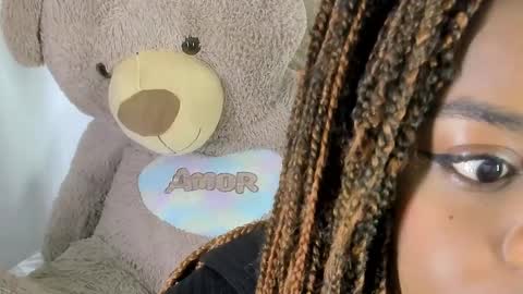 Snapshot of alison_ker chatting on 09.23.25 Sofias house online show from 09.23.25